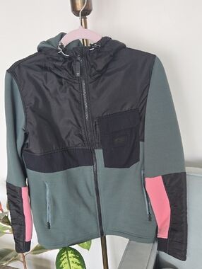 Mons Royale Decade Mid Fleece Hoodie in Burnt Sage/Black